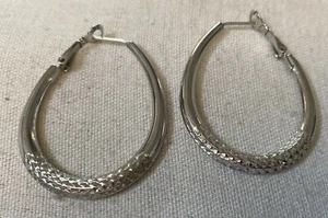 "Pendientes de aro ovalados lisos texturizados de plata de ley perforados 1,75"" X 1,5"" clásicos" - Imagen 1 de 3