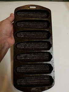 VTG LODGE CAST IRON CORN BREAD 7 EARS PAN 27 C SEASONED FARMHOUSE  - Picture 1 of 3