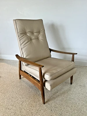 Milo Baughman for Thayer Coggin Mid Century Danish Modern Recliner Chair - Image 1 of 4