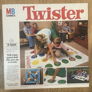 MB Twister Game (1977). Fab Condition. Complete - Picture 1 of 6