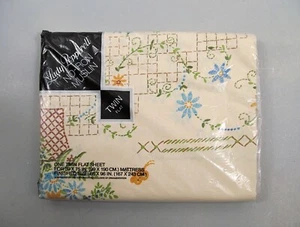 Vintage Lady Pepperell Twin Flat Sheet Cream Floral New NIP - Picture 1 of 3