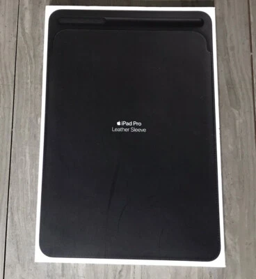 Apple iPad Pro (10.5-inch) Leather Sleeve - Black - MPU62ZM/A - - Image 1 of 2