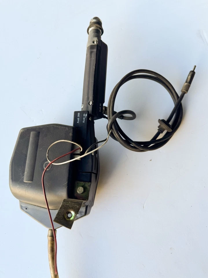 Antena de radio eléctrica Audi 80 100 200 5000 B3 C3 811 035 509 funcionando Foto 1 de 4