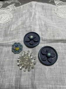 Vintage 4 Plastic Sewing Crafting Buttons Lot CB-22 - Picture 1 of 5