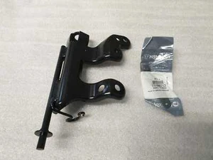 Original Triumph Headlight Holder Mount Left Thruxton 1200 R T2706331 - Picture 1 of 3