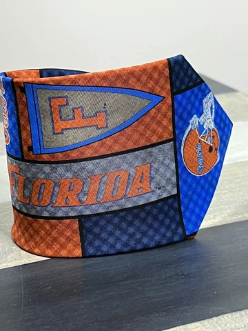 UNIVERSITY OF FLORIDA GATORS NCAA MEN'S NECKTIE 100% SILK EAGLE NECKWEAR Cover