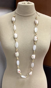 Collier en boules de verre Blanches À Motifs, Type MURANO, Vintage - Photo 1/4