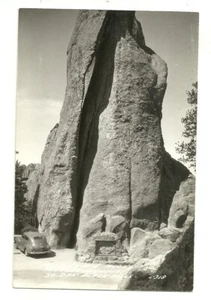 VINTAGE REAL PHOTO POSTCARD NEEDLES EYE BLACK HILLS SOUTH DAKOTA - Picture 1 of 2