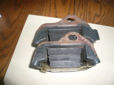 1965-1971 GM 6 Cylinder Pair NOS Front Motor Mounts P/N 3866247 F85 Olds Camaro - Image 1 of 4