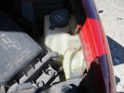 Used Washer Fluid Reservoir fits: 2003 Chevrolet Blazer s10/jimmy s15 w/rear wip Foto 1 de 4