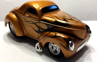 MUSCLE MACHINES 1941 41 WILLYS COUPE   LIMITED EDITION -- -- 1/64 DIECAST  - - Image 1 of 3