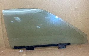 Porsche 944 OS DOOR DROP GLASS / RIGHT WINDOW  DOOR GLASS - Picture 1 of 3