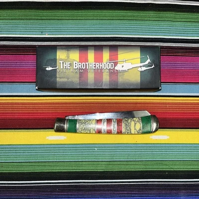 Navaja de Bolsillo Rough Rider The Brotherhood Vietnam Veterans RR1226 Nueva En Caja Foto 1 de 4