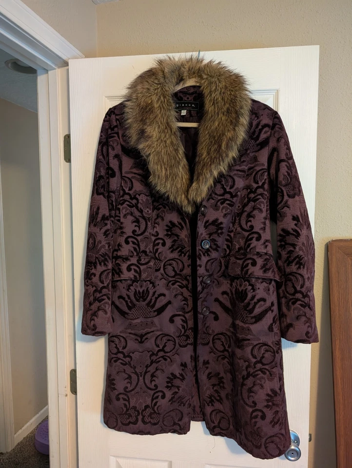 Abrigo GIACCA Gallery Company Talla Mediana Púrpura Desmontable Cuello de Piel Sintética Foto 1 de 4