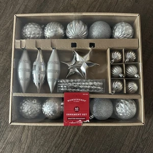 NUOVO WONDERSHOP 40 Set di decorazioni natalizie infrangibili argento assortito - Foto 1 di 7