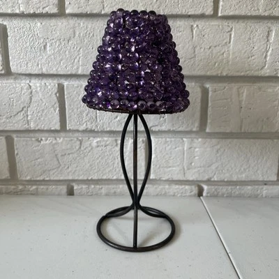 "Lámpara portavelas vintage de metal con luz de té de 10"" con pantalla de cuentas púrpura" Foto 1 de 4