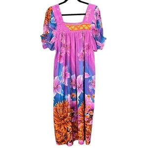 Handmade Muumuu Kleid lebendig Blumen Puffärmel Lilie Midi Pailletten Webdetail - Bild 1 von 14