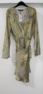 ZARA MEHRFARBIG SATINGEDRUCKT WICKELKLEID MIT VORDERKRAWATTE GRÖSSE XXL BRANDNEU MIT ETIKETT - Bild 1 von 13