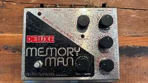 Electro-Harmonix Deluxe Memory Man VINTAGE Analog Delay Vibrato Chorus Pedal - Picture 1 of 6
