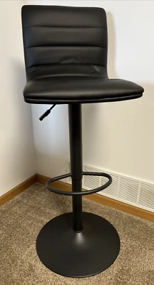 Taburete de bar Belnick Furniture contemporáneo de vinilo altura ajustable; negro sobre negro Foto 1 de 4