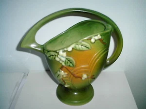 Roseville Green Snowberry Basket  #1BK-8    (R10) - Picture 1 of 6