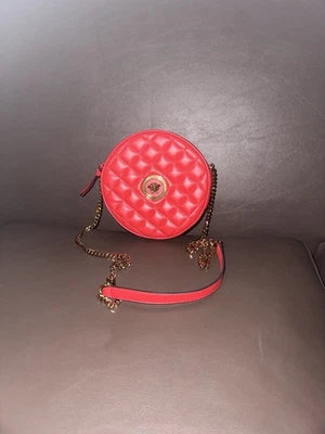 NUEVO Bolso Bandolera Versace Acolchado Rojo Emblema Medusa Cadena Dorada Auténtico Foto 1 de 4