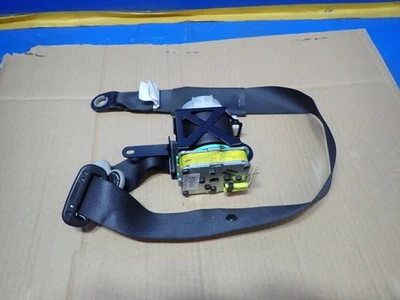 Cinturón de seguridad delantero izquierdo Toyota Urban Cruiser TK-AF2-EF755-P - Imagen 1 de 4