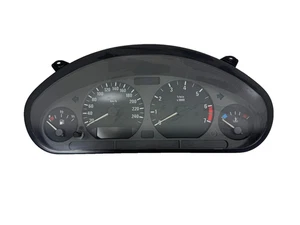 Tacho BMW E36 316i  1,6 L 75 KW 102 PS  62118371552 VDO 110008645033A - Picture 1 of 5