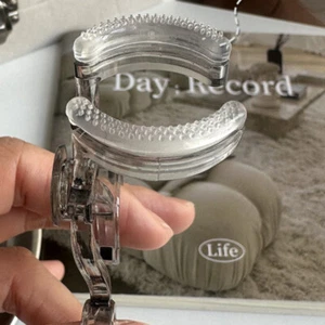 Tweezers Contact Lens Wear Aids New-Style Contact Lenses Wearing Clip Women Pe - Picture 1 of 18