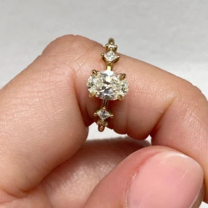 18K Yellow Gold 1.20 Ct Oval Cut Lab Grown Diamond Engagement Ring IGI - Picture 1 of 14