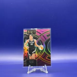 Kelsey Plum 2024 Panini Select WNBA Premier Level Pink/Purple /99 - Bild 1 von 2