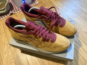🔥ASICS GEL-LYTE 5 - Uomo 11 - Alpine Blast Wheat Tan Borgogna Rosso Kith H5F0L🔥 - Foto 1 di 6
