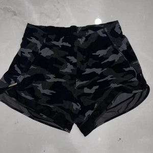Gap Athleta schwarz grau Camouflage Active Shirts Damen Small - Bild 1 von 5