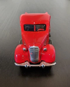 Road Signature 1937 Mack Jr. Pick Up Truck Red Scale 1:64 Loose - Picture 1 of 6