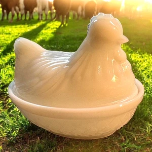Hazel Atlas WEISS Milchglas 4,5" HUHN AUF NEST Süßigkeiten Schmuck Vintage MCM - Bild 1 von 8