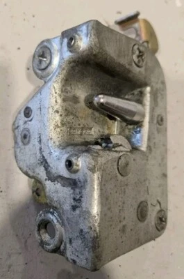 MERCEDES BENZ R107 450SL 450SLC 380SL 380SLC  RIGHT  DOOR LATCH   - Image 1 of 2