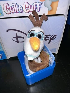 Disney Cutie Cuff OLAF Frozen Steering Wheel Buddy Collectible - Picture 1 of 7