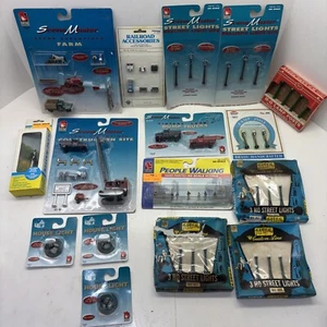 Ho Scale Figures, Vehicles, And Accessories - Picture 1 of 12