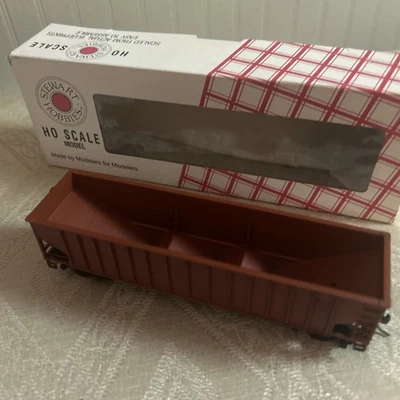 Tolva escala HO 70 toneladas 3 bahías, sin letras, de Stewart Hobbies Foto 1 de 4