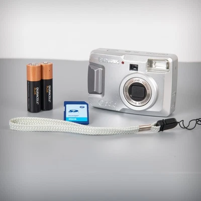 Pentax Optio 30 digital compact camera - 3.2MP - Retro, Vintage, Y2K - Image 1 of 4