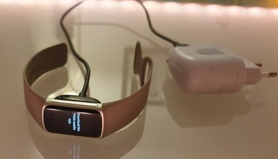 Fitbit Charge 5 Fitnessuhr - Bild 1 von 4