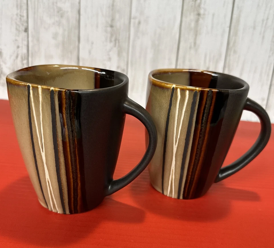 Dos tazas de café de cerámica esmaltadas marrón/tostado Better Homes and Gardens de 14 oz Foto 1 de 4