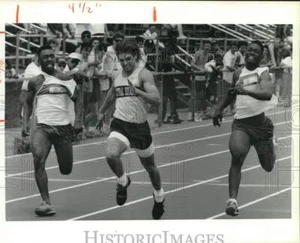 1992 Press Photo Central Square HS track athlete Scott Rowe wins 100 M dash - Picture 1 of 2