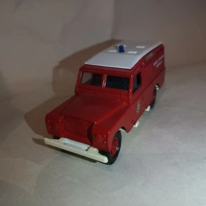Solido 1/43 2158 - Land Rover Defender hard top Marins Fire Vehicle - Red Boxed - Picture 1 of 10