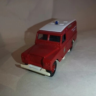 Solido 1/43  2158 - Land Rover Defender hard top Marins Fire Vehicle - Red Boxed - Image 1 of 4