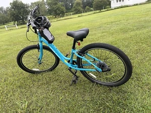 Jamis Blue Women’s bicycle With Helmet Located Boston Georgia Pick Up Only - Picture 1 of 5