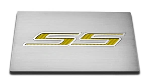 Caja de fusibles ACC placa de cubierta de vinilo amarillo de fibra de carbono para Camaro 16-19 SS-Brushed - Imagen 1 de 4