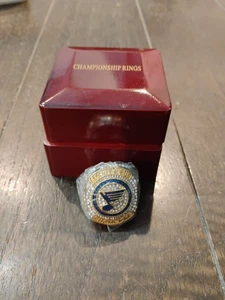 Ryan O'Reilly - Anillo Copa Stanley St Louis Blues 2019 con caja de exhibición de madera E11 - Imagen 1 de 4