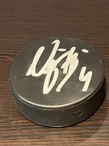 Niklas Hjalmarsson Signed Autographed NHL Hockey Puck Beckett BAS COA Blackhawks - Picture 1 of 2