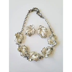 Vintage Sarah Coventry White Grapevine Parure Necklace and Earring Set - Picture 1 of 9